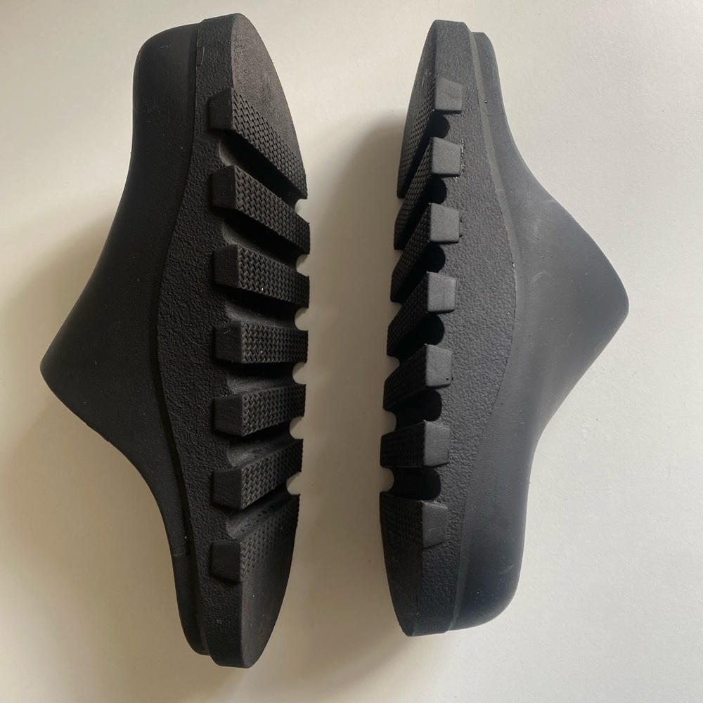 FP Movement Chunky Black Slip-On Clogs - Picture 4 of 8